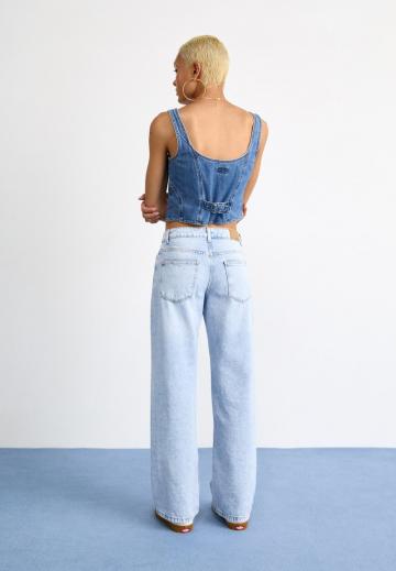 Прямые джинсы