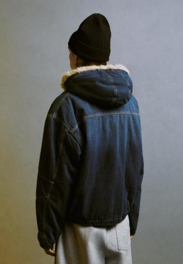 Джинсовая куртка