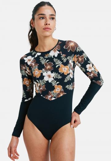 Слитный купальник