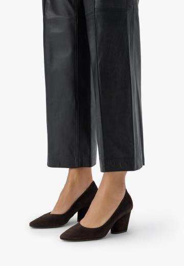 Туфли с высоким носом