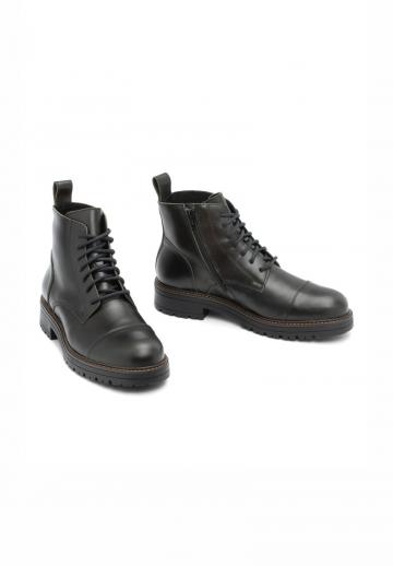 Ботинки на шнуровке