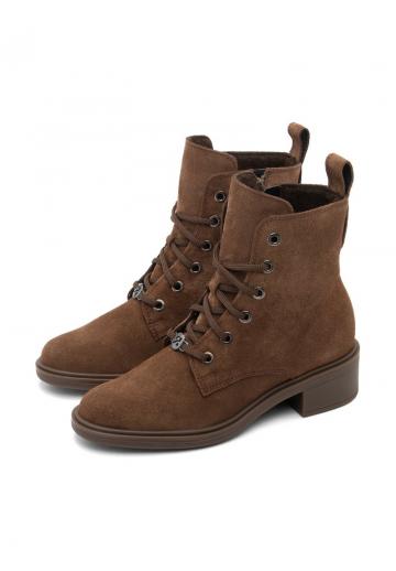 Ботинки на шнуровке