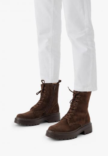Ботинки на шнуровке