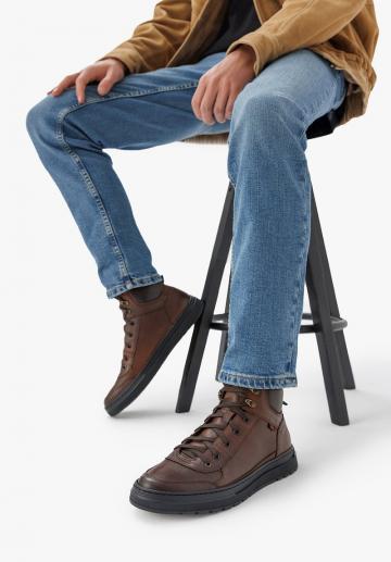 Ботинки на шнуровке