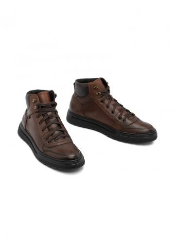 Ботинки на шнуровке