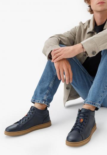 Ботинки на шнуровке