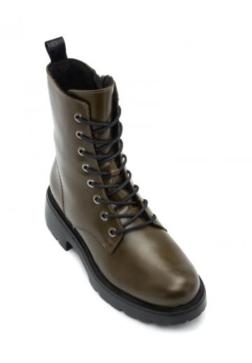 Ботинки на шнуровке