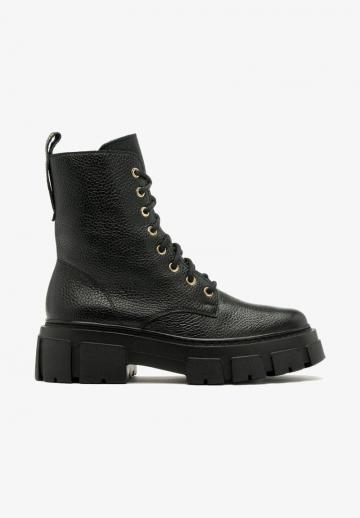 Ботинки на шнуровке