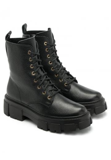 Ботинки на шнуровке
