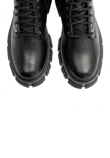 Ботинки на шнуровке