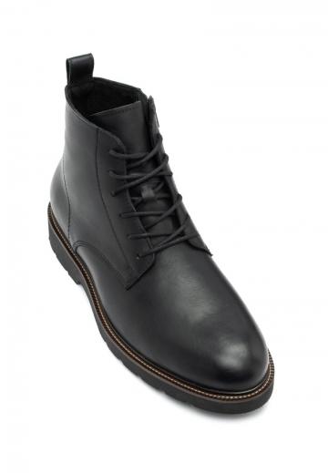 Ботинки на шнуровке