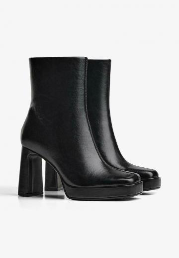 Полусапожки на высоком каблуке