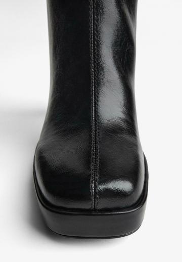 Полусапожки на высоком каблуке