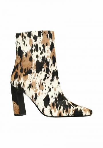 Полусапожки на высоком каблуке