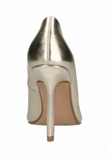 Туфли на высоком каблуке