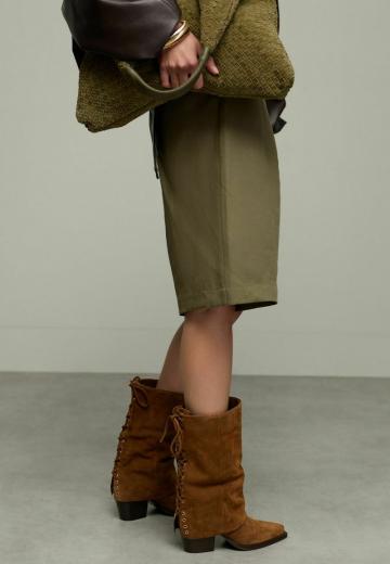 Ботинки на шнуровке