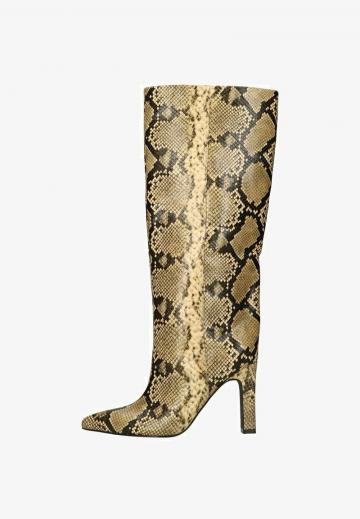 Высокие сапоги