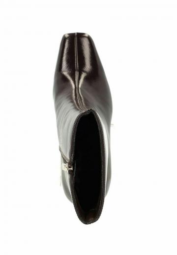 Полусапожки на высоком каблуке