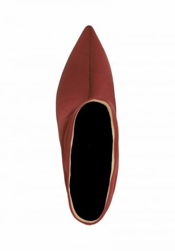 Высокие сапоги