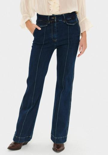 Клешеные джинсы