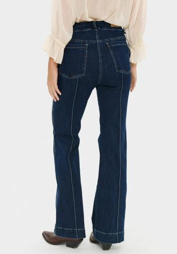 Клешеные джинсы