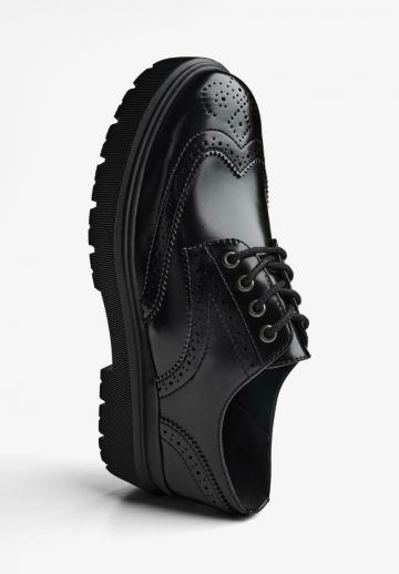 Ботинки на шнуровке