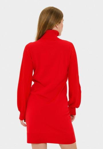 Вязаное платье