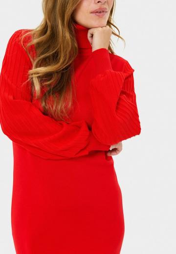 Вязаное платье