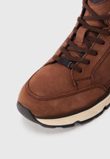 Ботинки на шнуровке