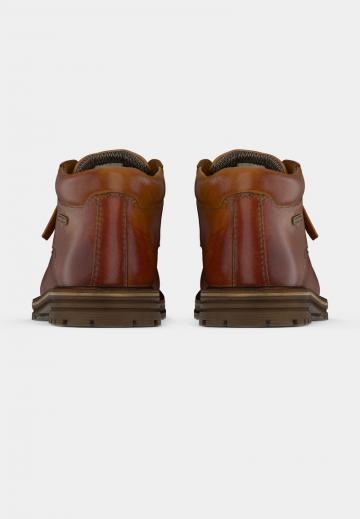 Ботинки на шнуровке