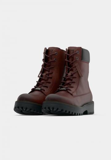 Ботинки на шнуровке