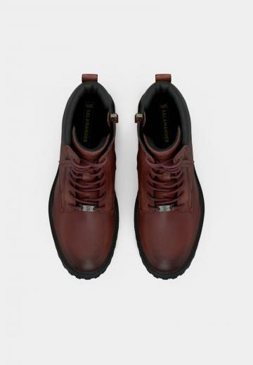 Ботинки на шнуровке