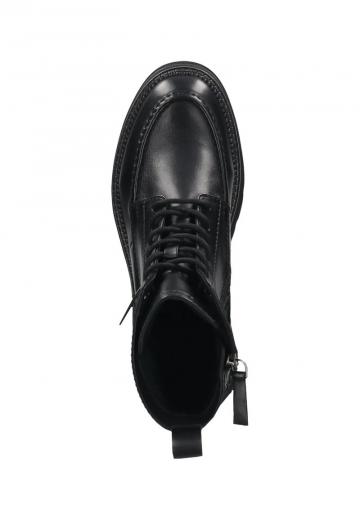 Ботинки на шнуровке