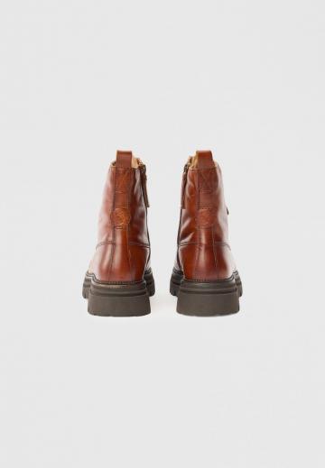 Ботинки на шнуровке