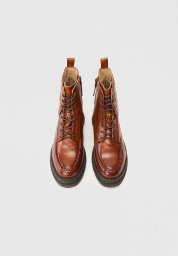 Ботинки на шнуровке