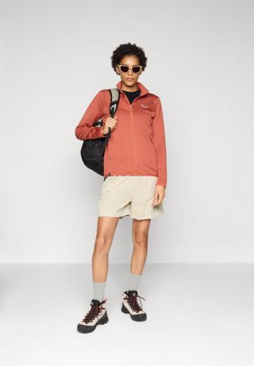 Спортивная куртка