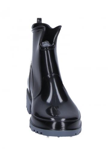 Резиновые сапоги