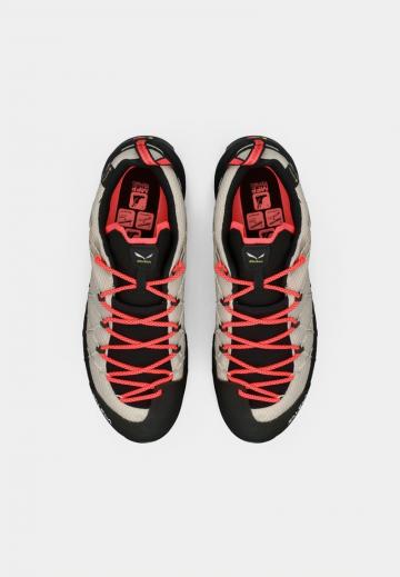 Походная обувь