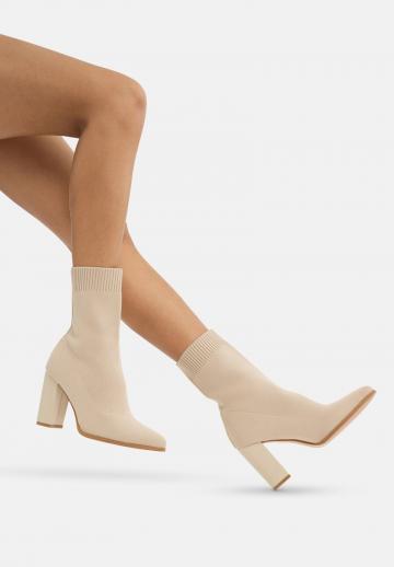 Высокие сапоги