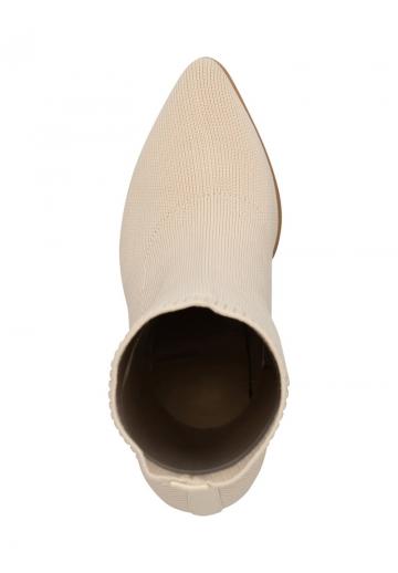 Высокие сапоги