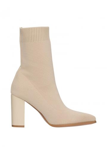 Высокие сапоги