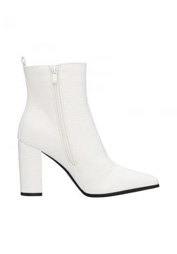 Полусапожки на высоком каблуке