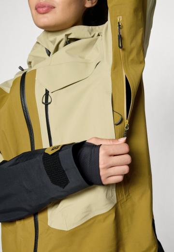 Спортивная куртка