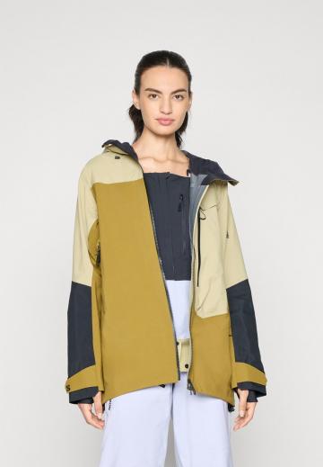 Спортивная куртка