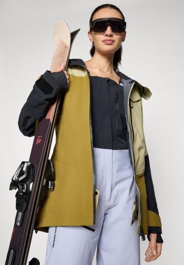 Спортивная куртка