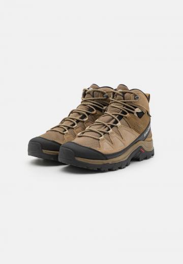 Походные ботинки