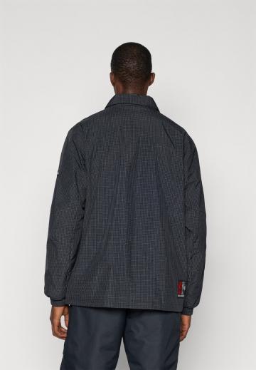 Сноубордическая куртка