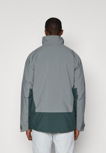 Сноубордическая куртка