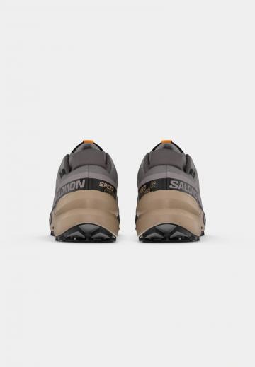 Беговые кроссовки