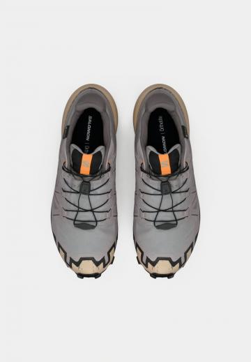 Беговые кроссовки